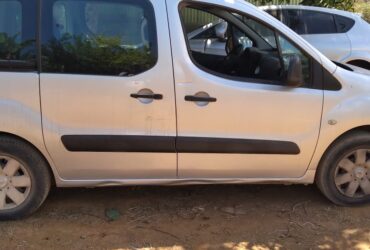 A vendre Citroën berlingo 84362 km évolutif à 9000 euros, ct, cartes grises ok