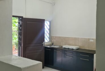Location cavani 1 studio et 2 T1 CC