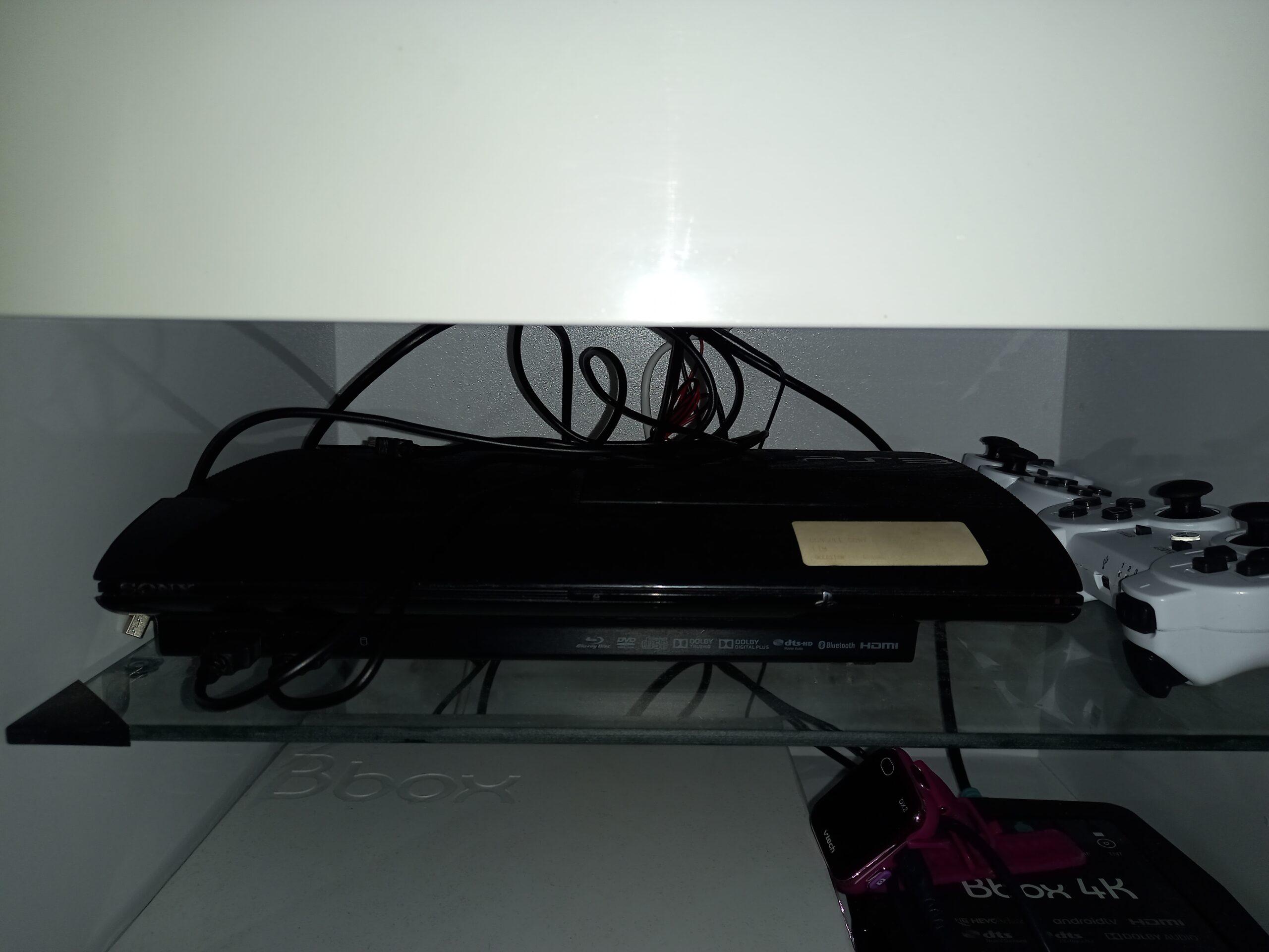 Privé : Lot console PS3 + Jeux neuf et 2 Manette neuf.