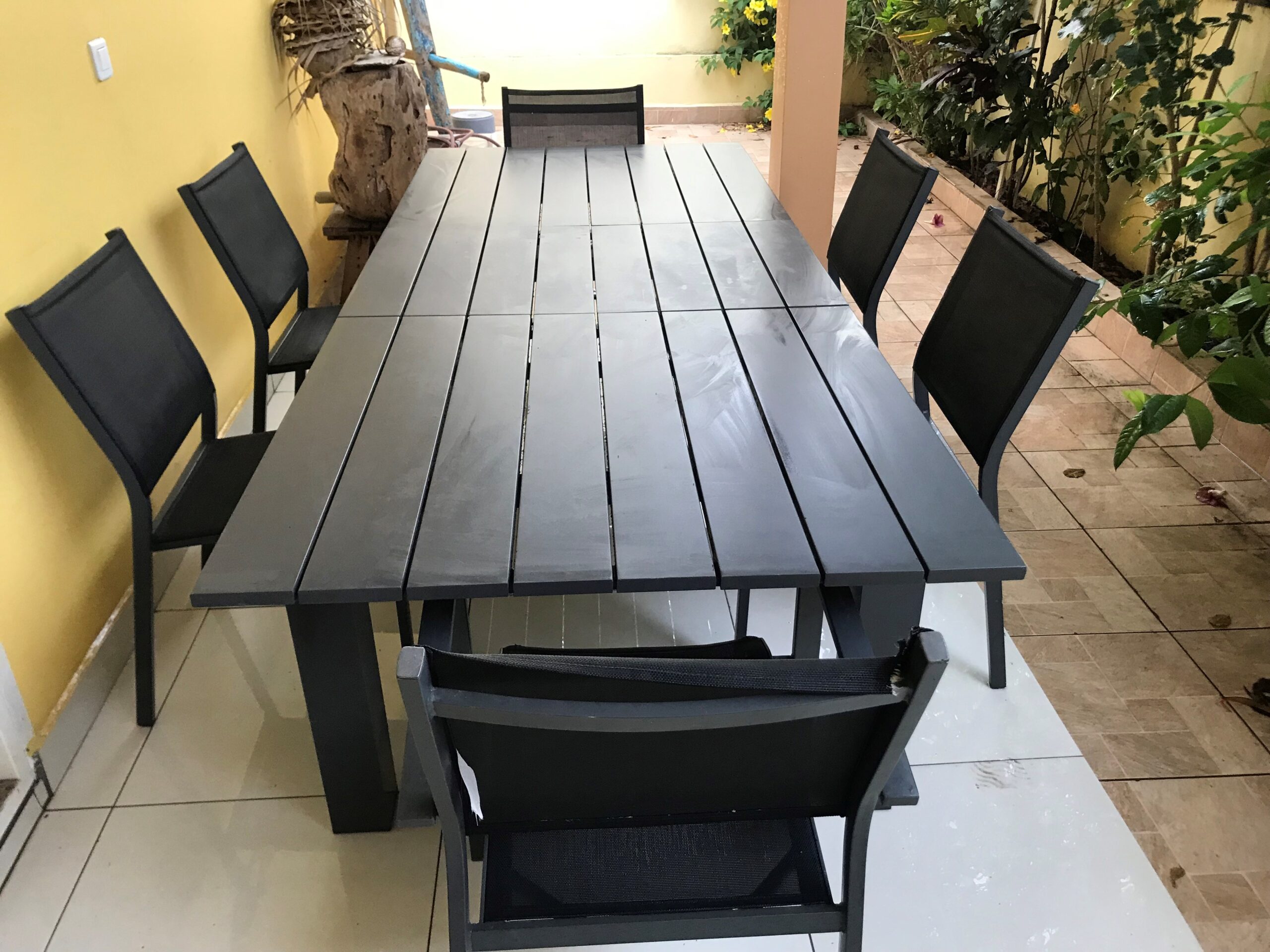 Vends table d'extérieur