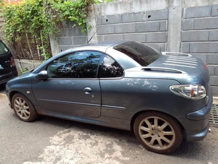Peugeot 206 CC 1.6 HDi 110 ch Sport Pack "moteur Diesel"