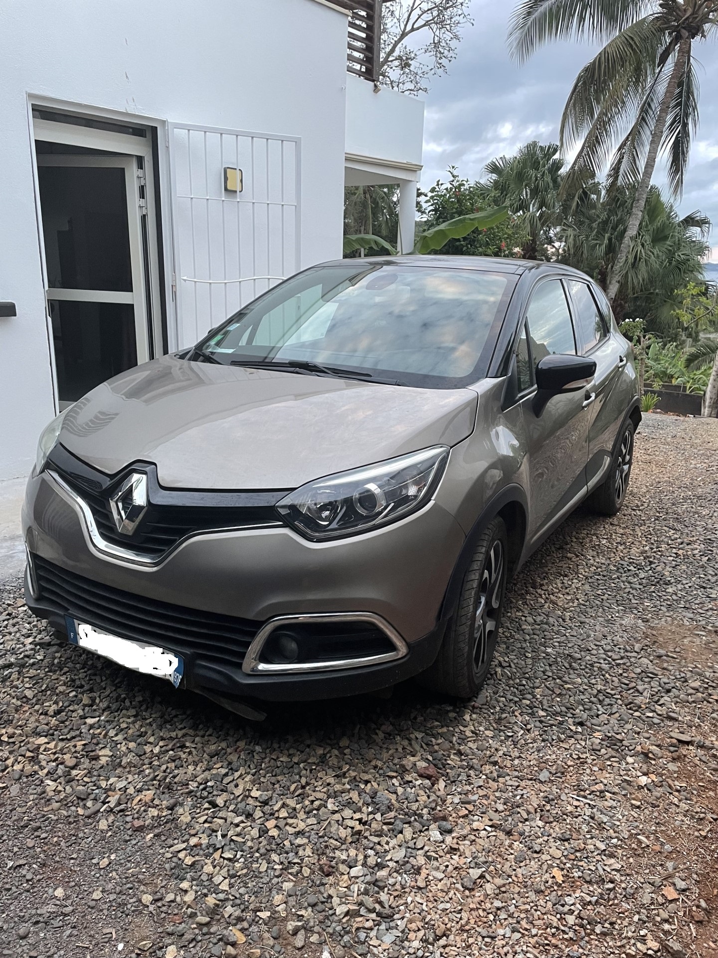 Privé : Privé : VDS RENAULT CAPTUR ESSENCE 2016