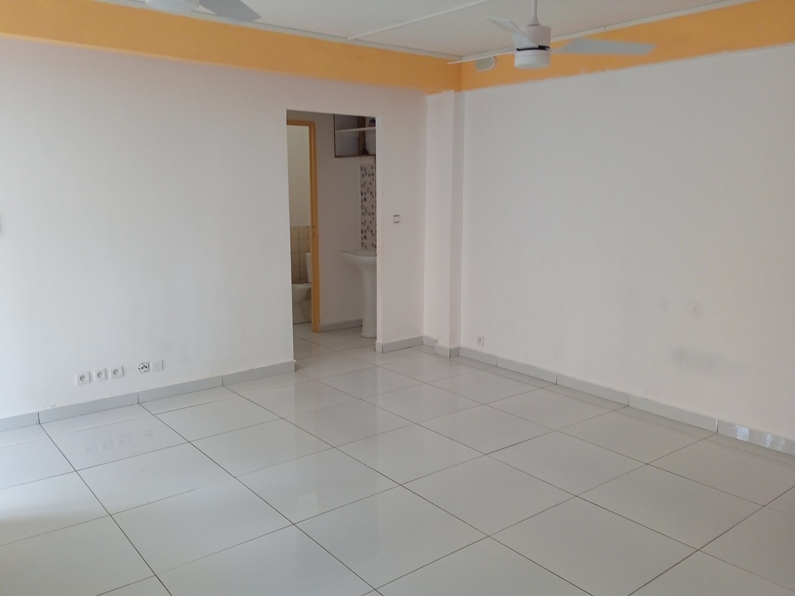 LOCATION  T4  A  KANI-KELI SUD DE L'ILE