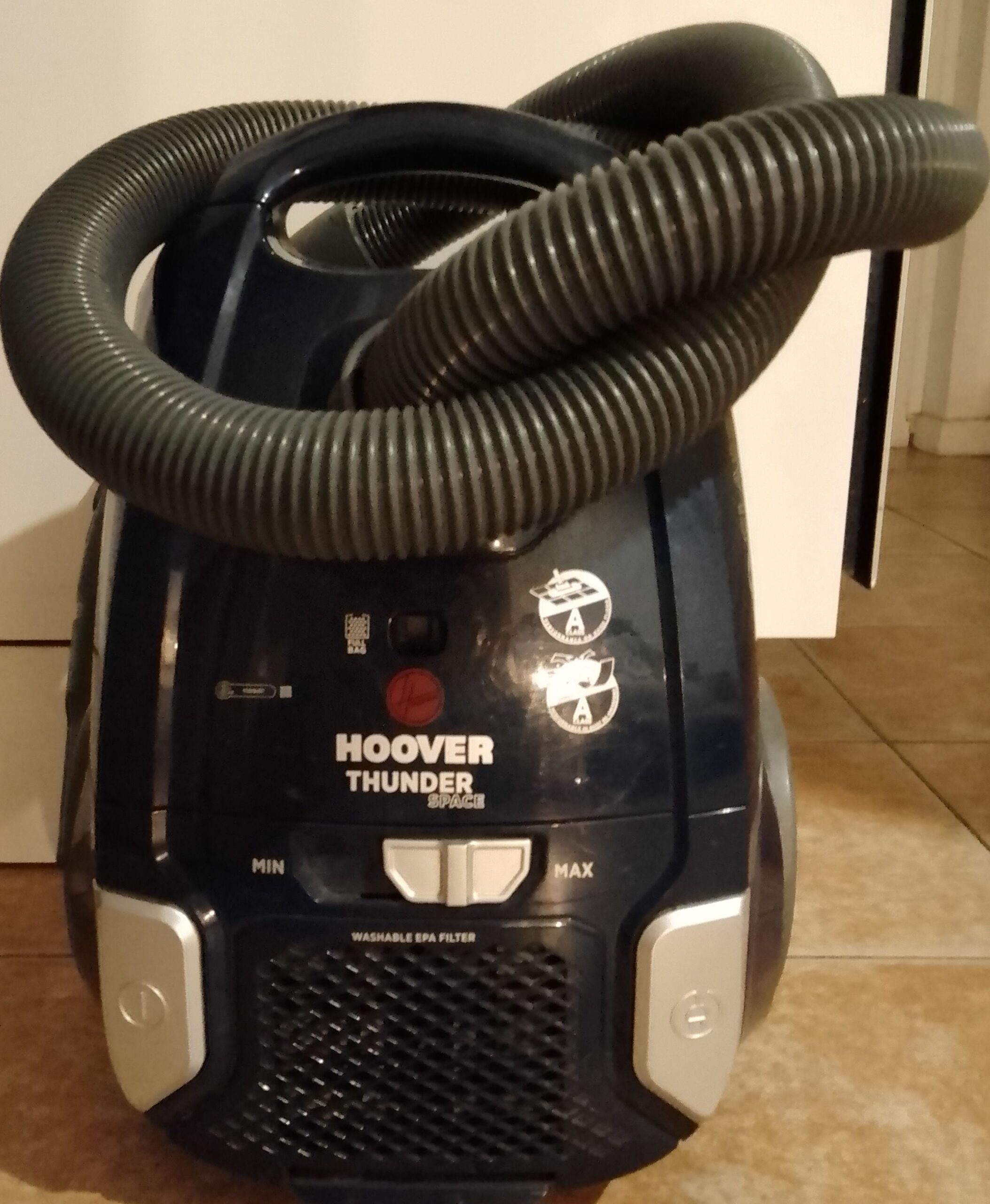 Privé : Aspirateur traineau Hoover