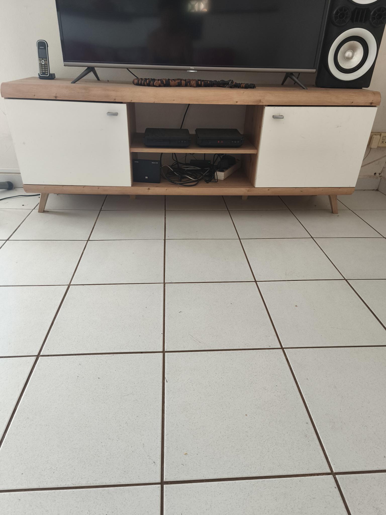 MEUBLE TELE BAS