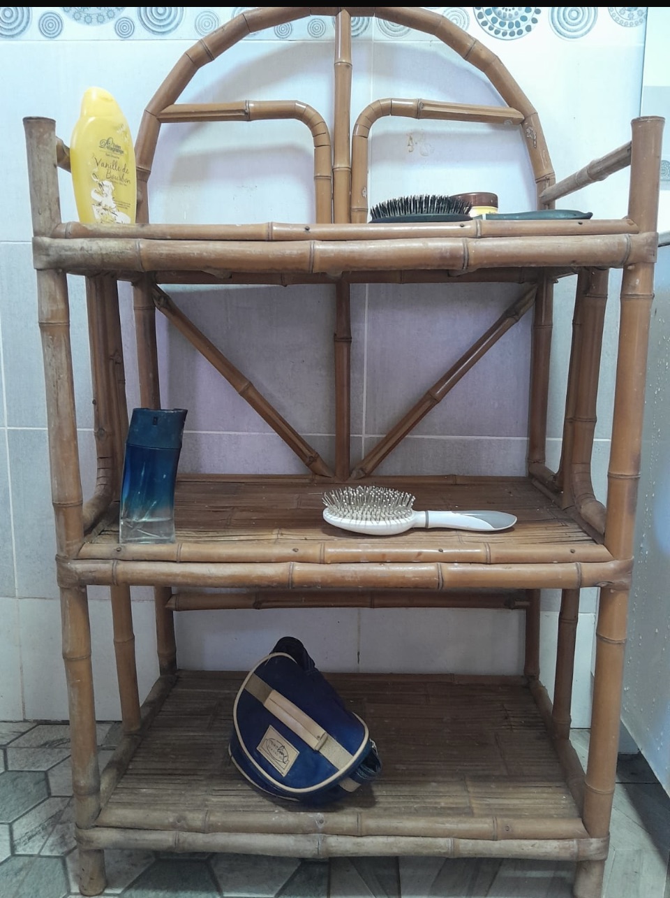 1 étagère en bambou