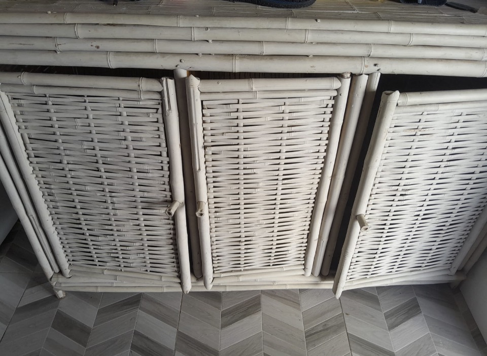 1 meuble bahut blanc bambou