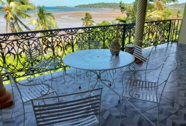 1 table ronde & 6 chaises