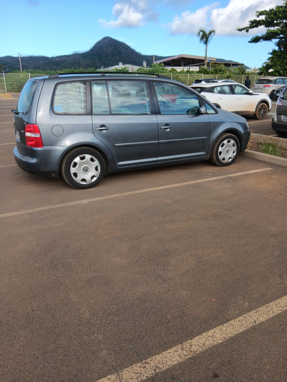 VOLKWAGEN TOURAN 7 PLACES DIESEL