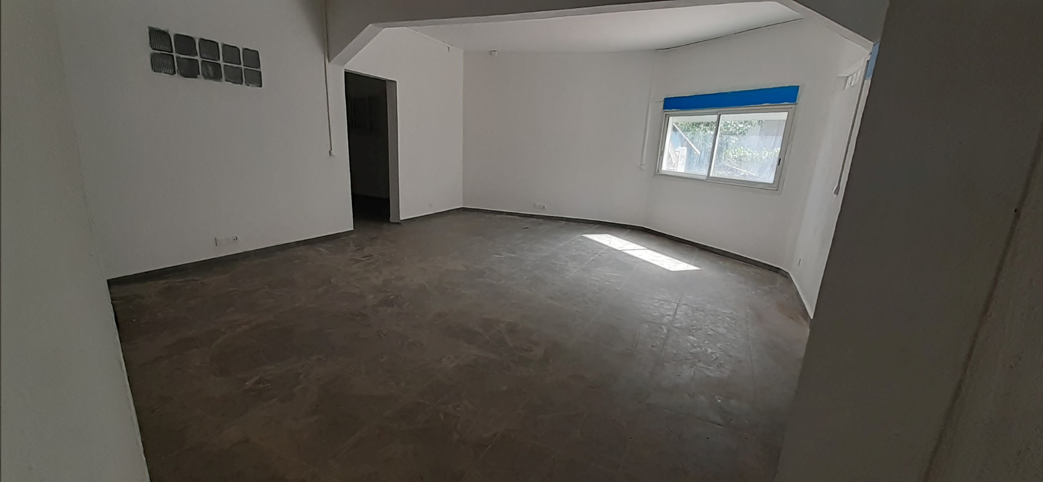 Privé : F4 de 131m2, climatisé, 950€ – Barakani,