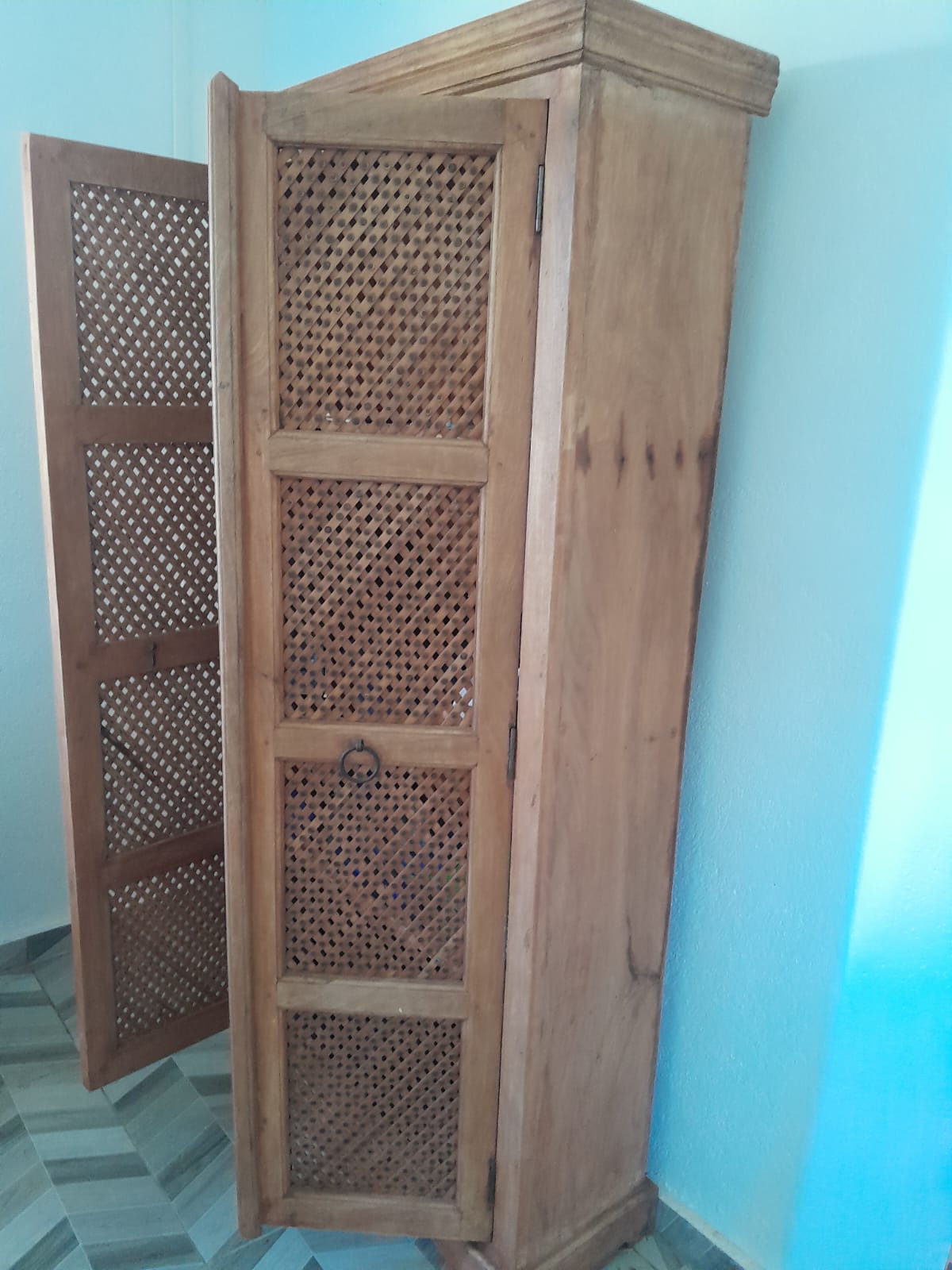 Armoire en bois