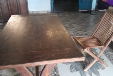 Privé : Table & 4 chaises