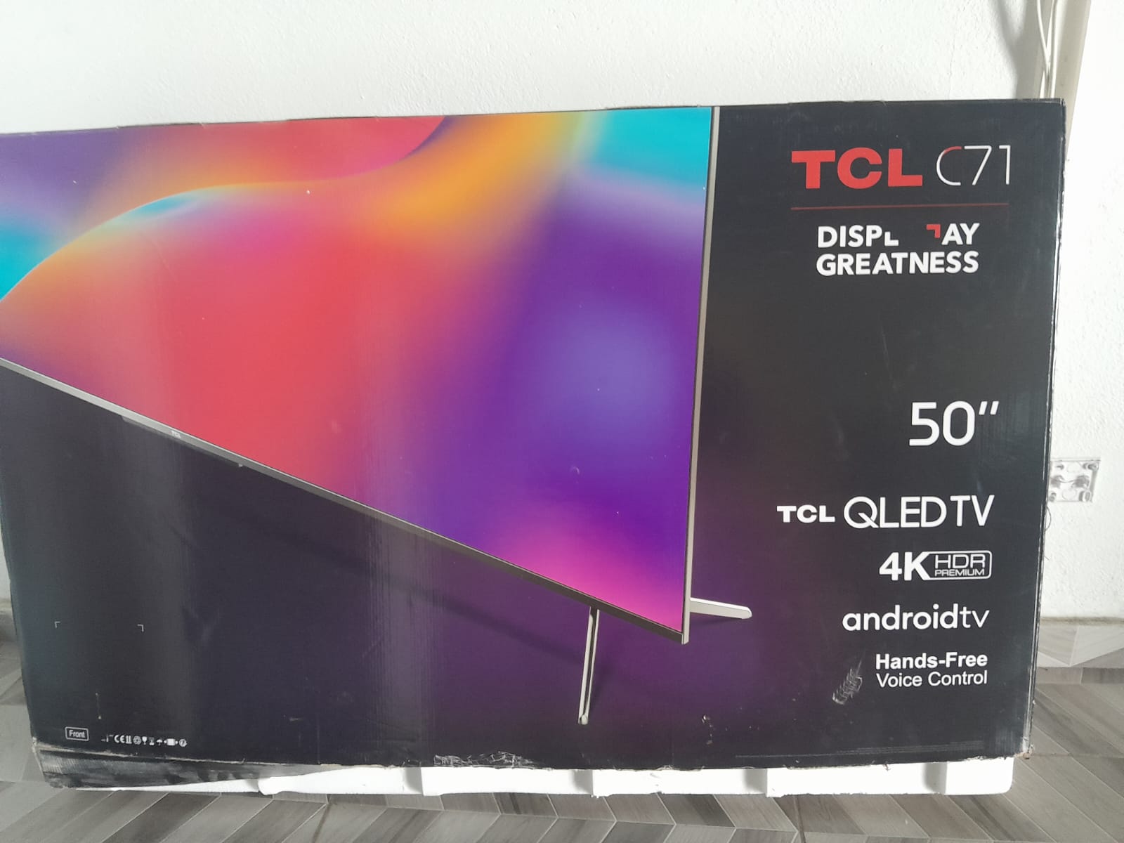 1 téléviseur neuf, encore emballé, TCL