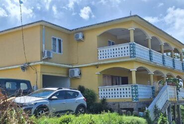 Location: Magnifique Maison Spacieuse de 6 Chambres Localisation à Boueni