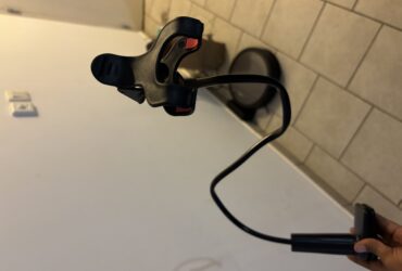 support téléphone lit